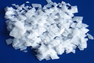 خاصیت چربی زدایی و جرم گیری سود پرک  از سطوح فلزات